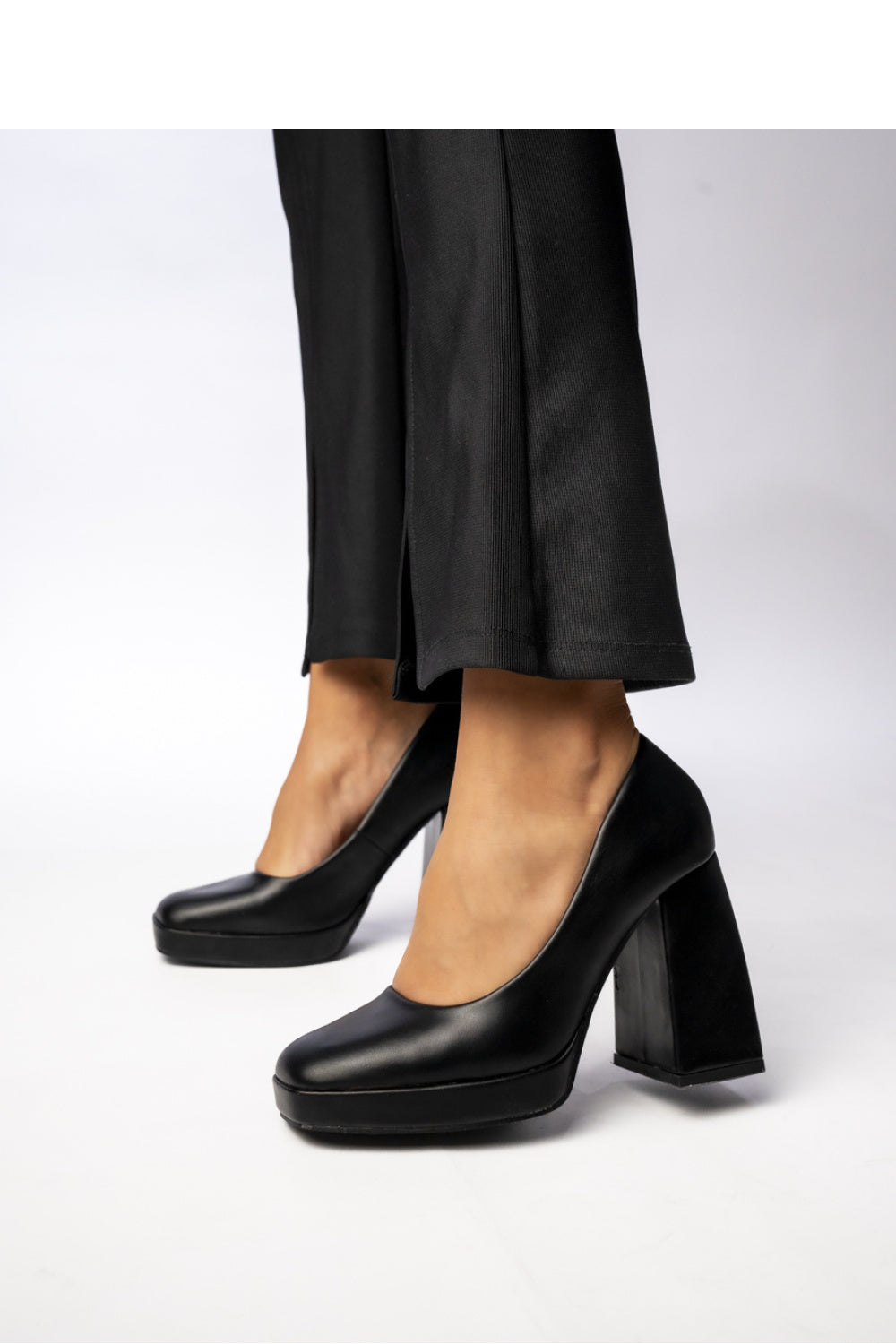 Block heel pumps model 210548 Inello-Luxore