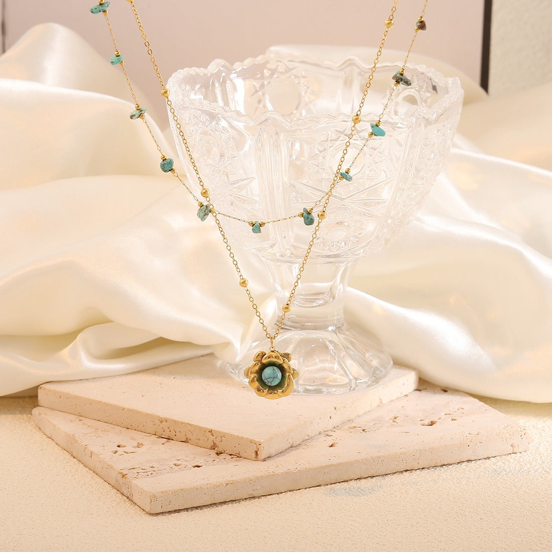 18K gold eye/flower shaped inlaid gemstone unique design high-end necklace-Luxore