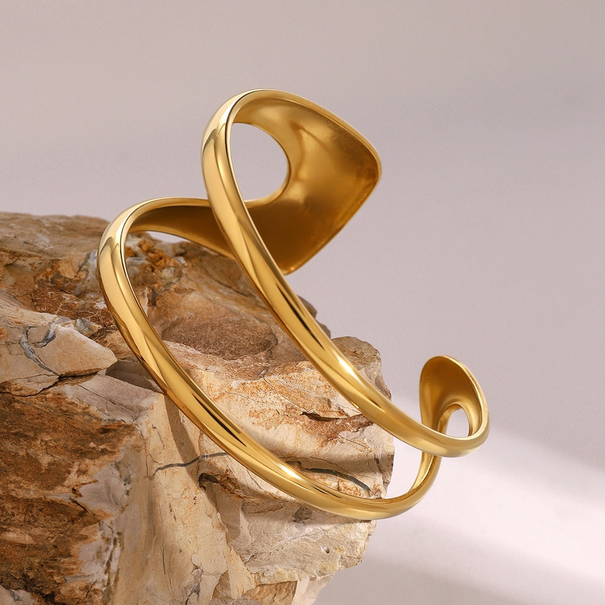 18K gold geometric hollow design unique simple bracelet-Luxore