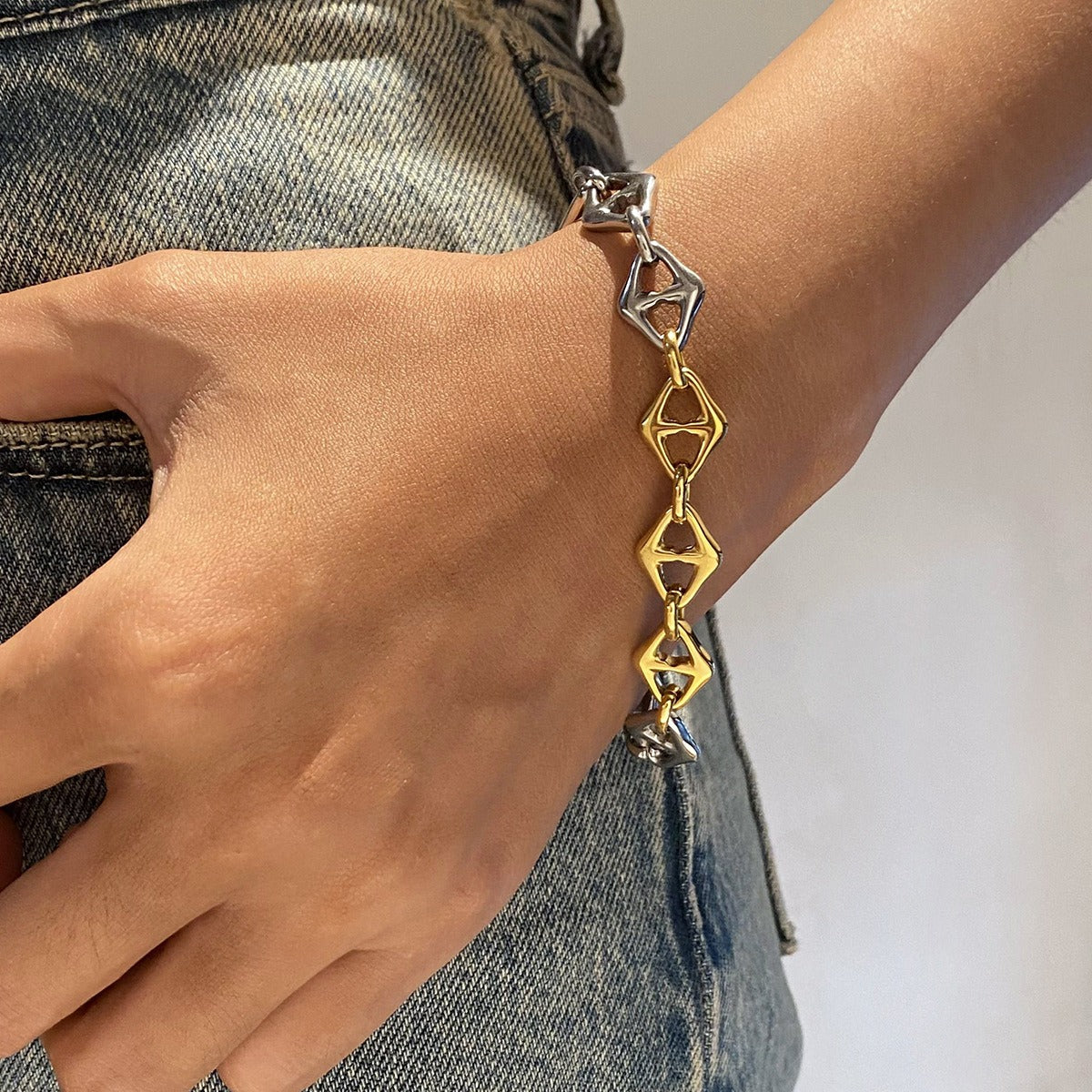 18K gold unique chain with gold and silver color matching design high-end bracelet-Luxore