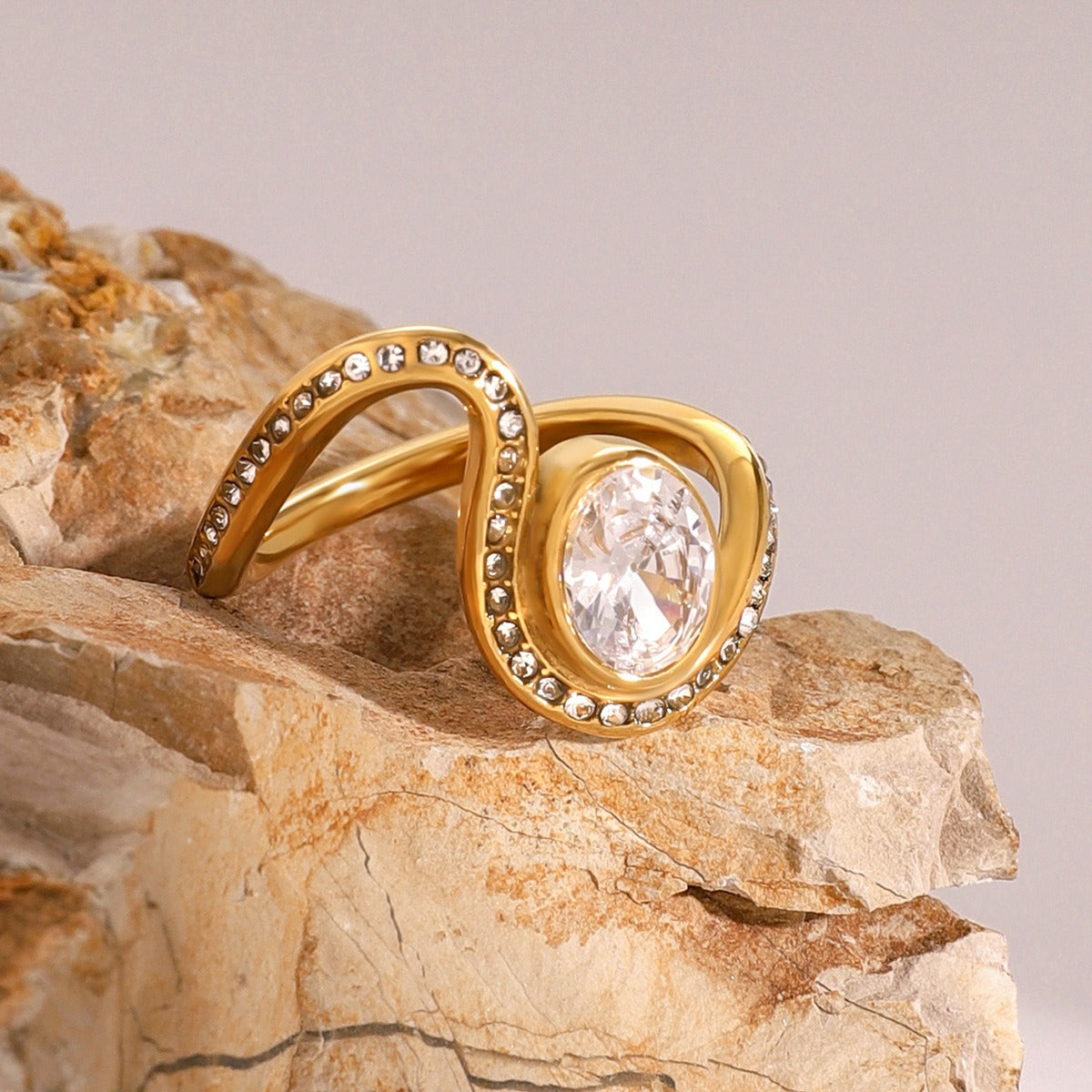 18K gold geometric gemstone design high-end ring-Luxore