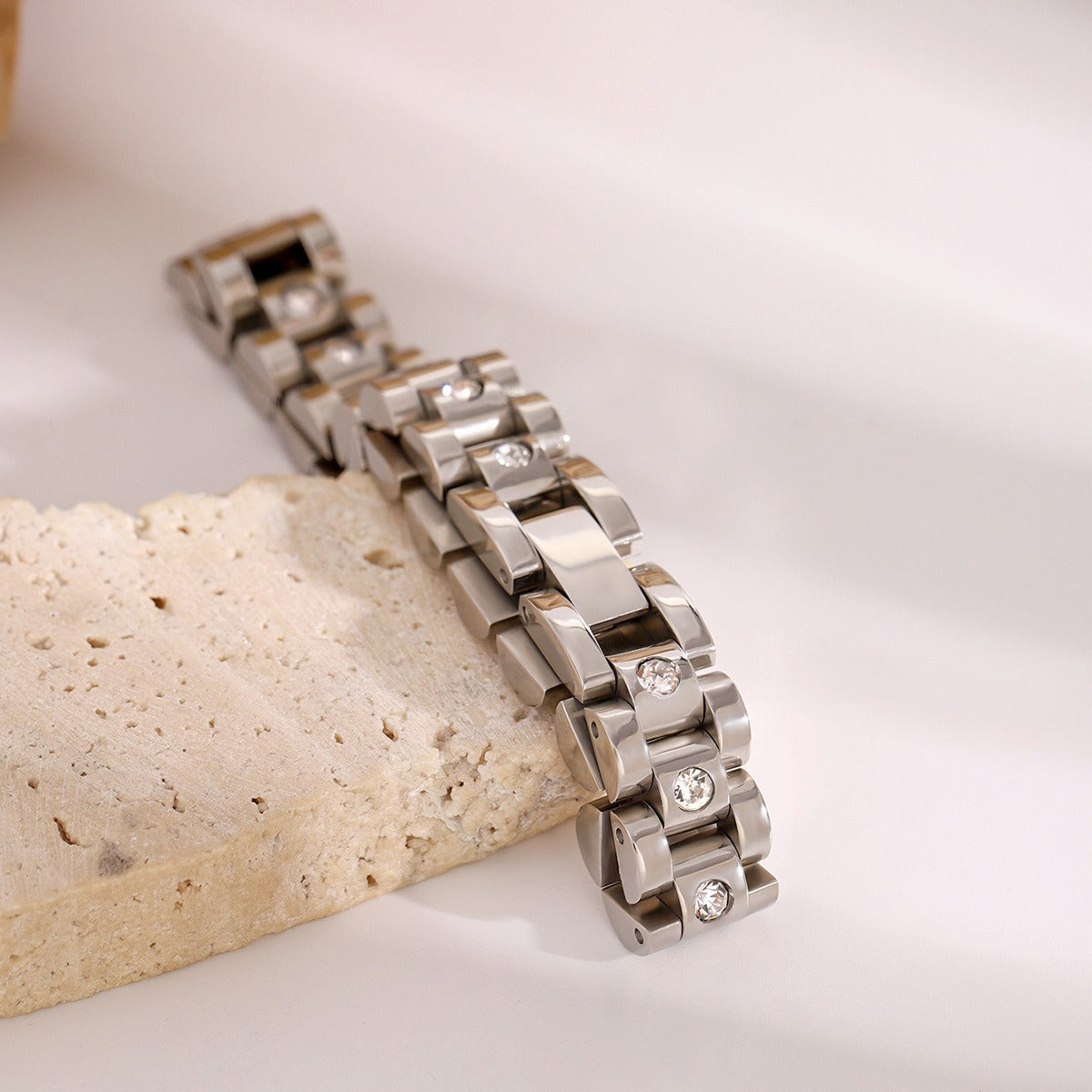 Watchband-shaped diamond-studded luxury bracelet-Luxore