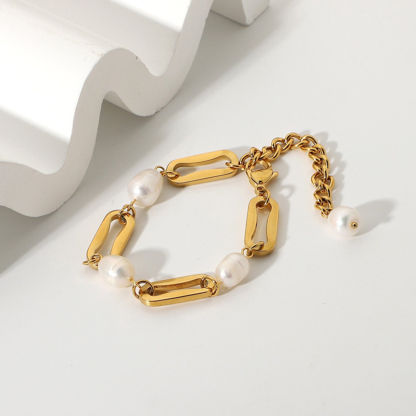Gold Plated Rectangular Chain with Pearl Design High-End Bracelet-Luxore