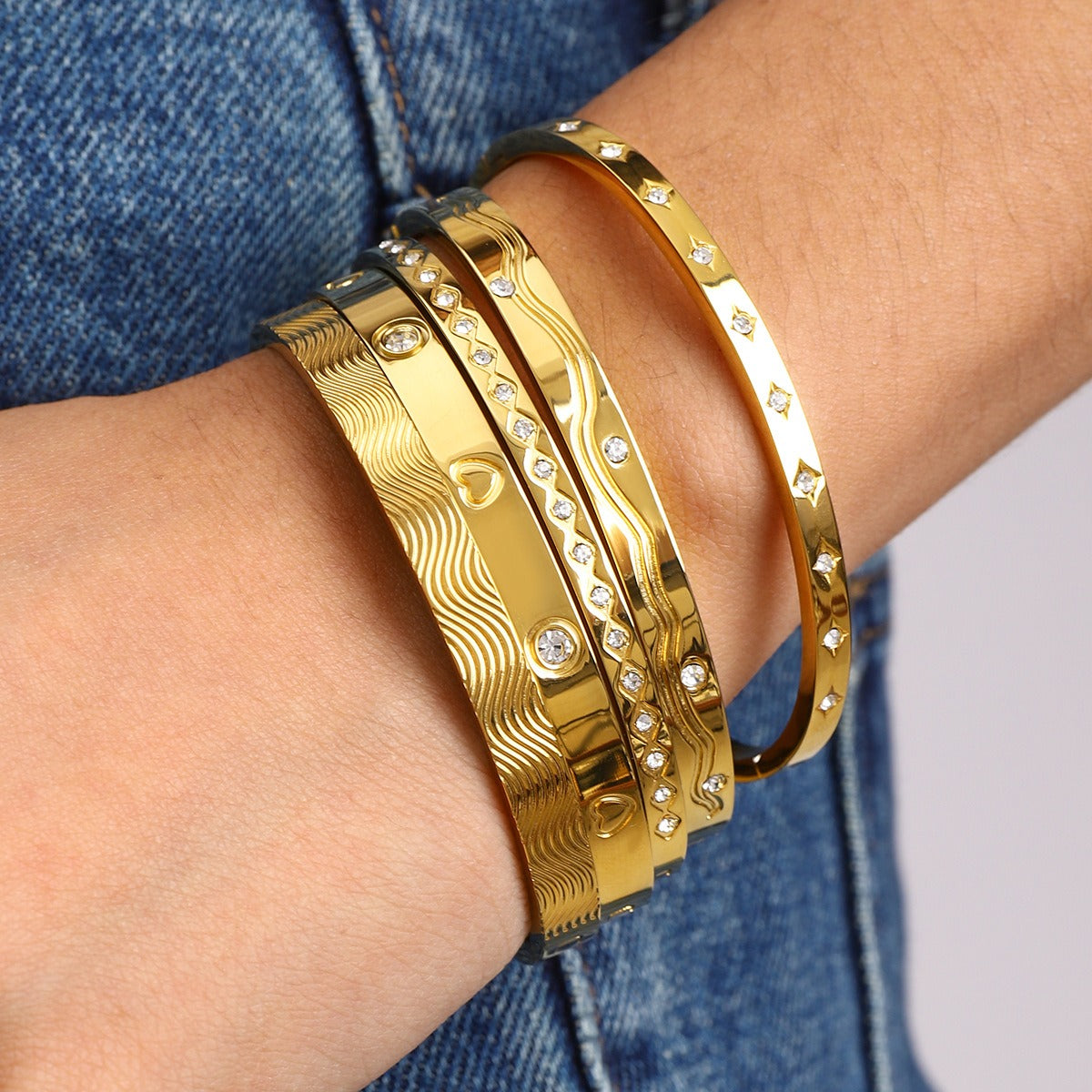 18K gold geometric texture with diamond-studded design unique high-end bracelet-Luxore