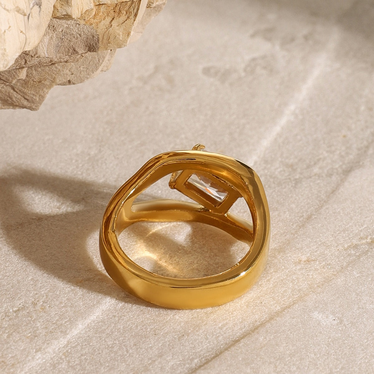 18K gold geometric hollow inlaid gemstone unique design high-end ring-Luxore