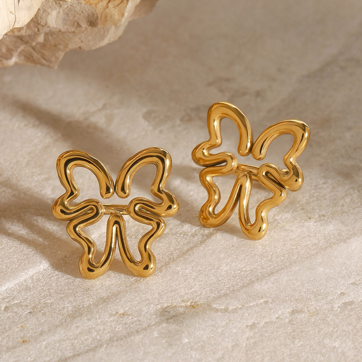 18K gold hollow butterfly design high-end earrings-Luxore