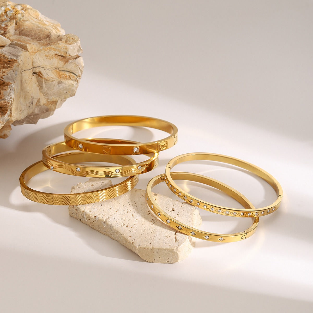 18K gold geometric texture with diamond-studded design unique high-end bracelet-Luxore