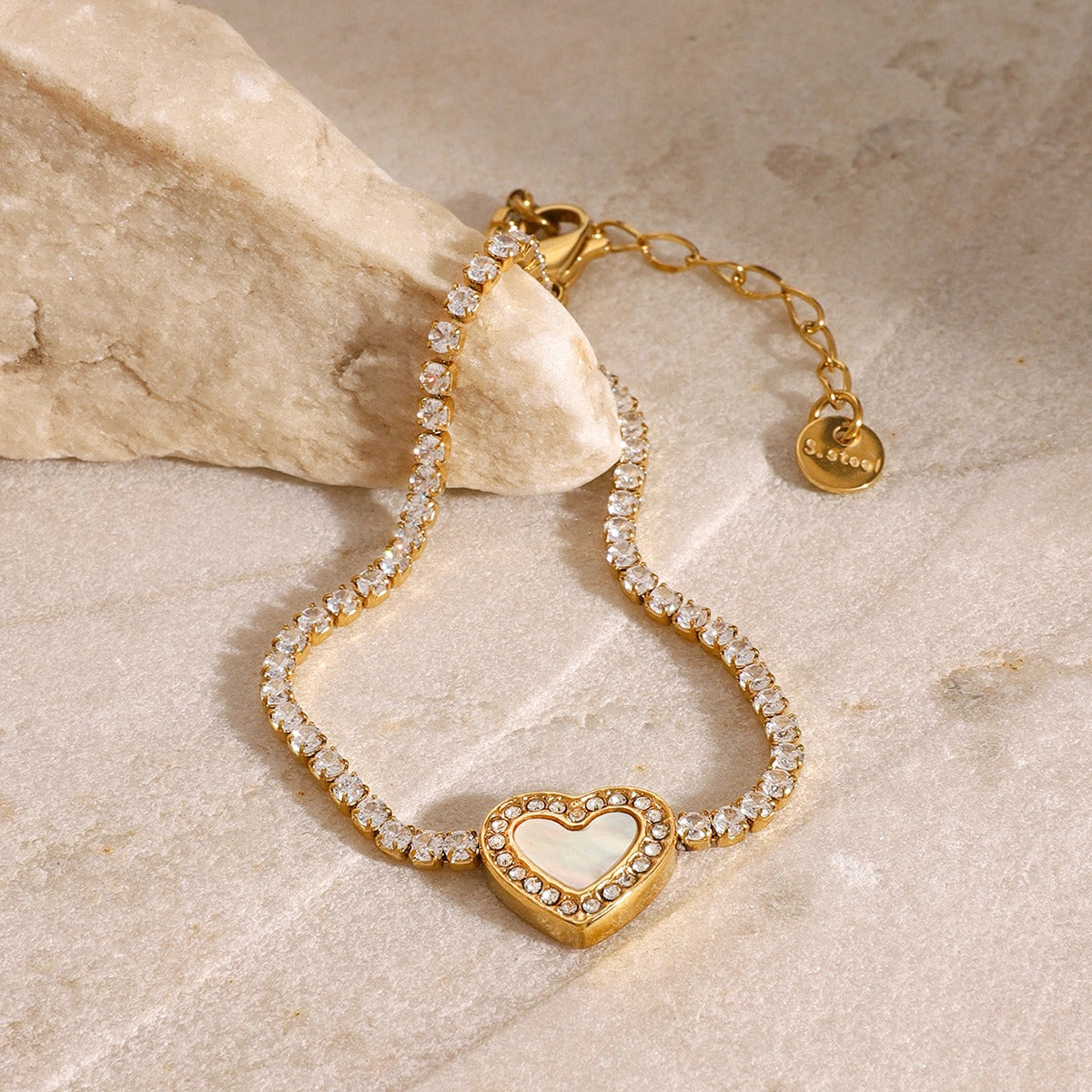 18K gold heart-shaped bracelet with diamond design, light luxury and noble-Luxore