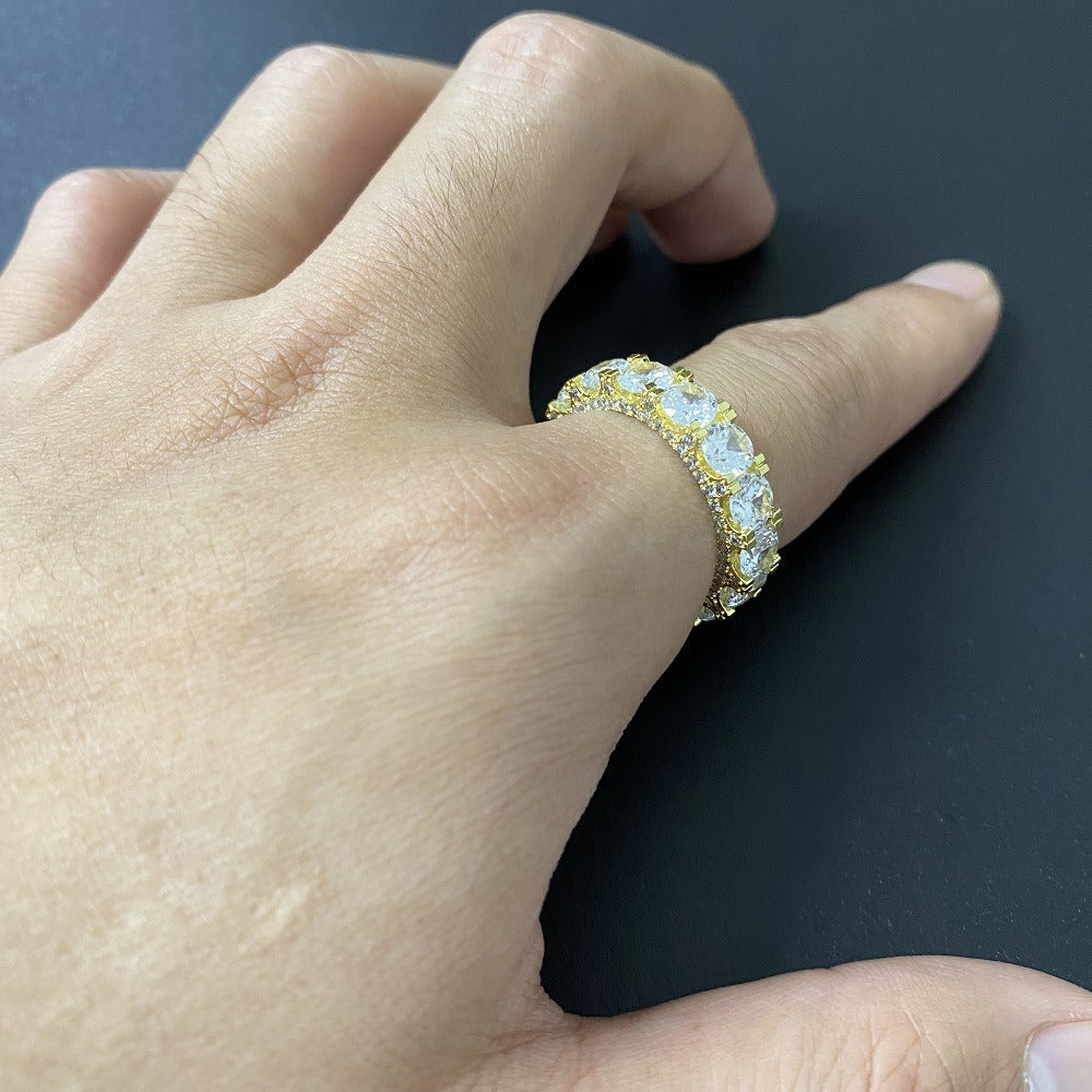 18K gold with diamond-studded design, light luxury and noble ring-Luxore