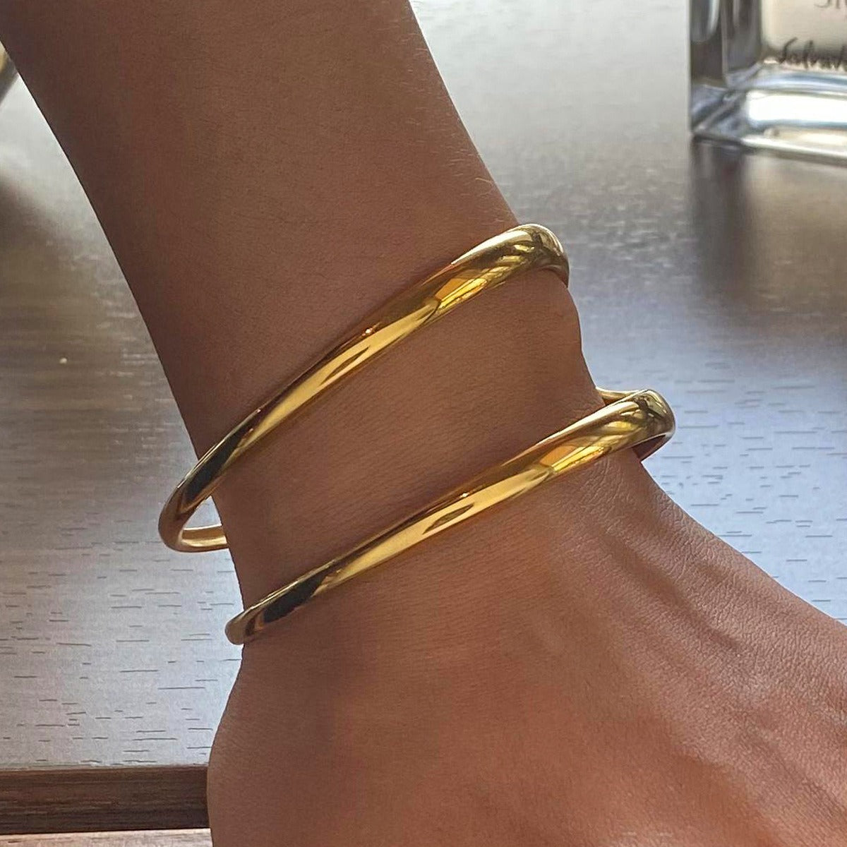 18K gold geometric hollow design unique simple bracelet-Luxore