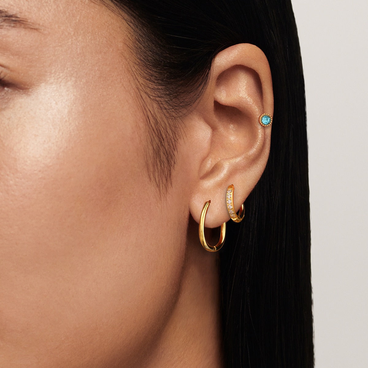 18K gold U-shaped/round inlaid gemstone design high-end earrings-Luxore