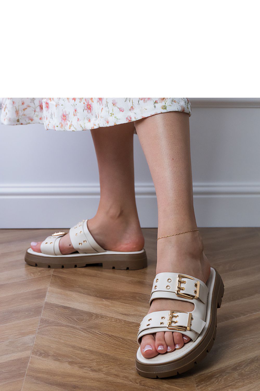Women's Footwear - Flip-flops
