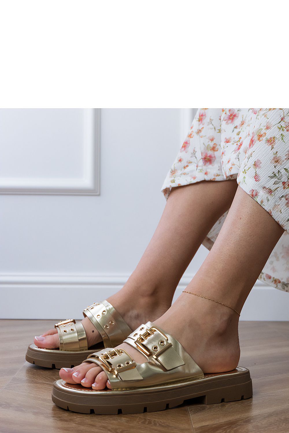 Women's Footwear - Flip-flops
