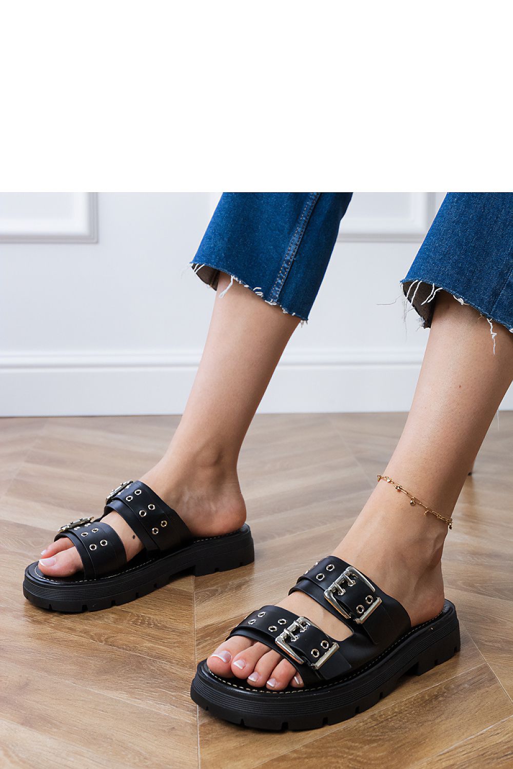 Women's Footwear - Flip-flops