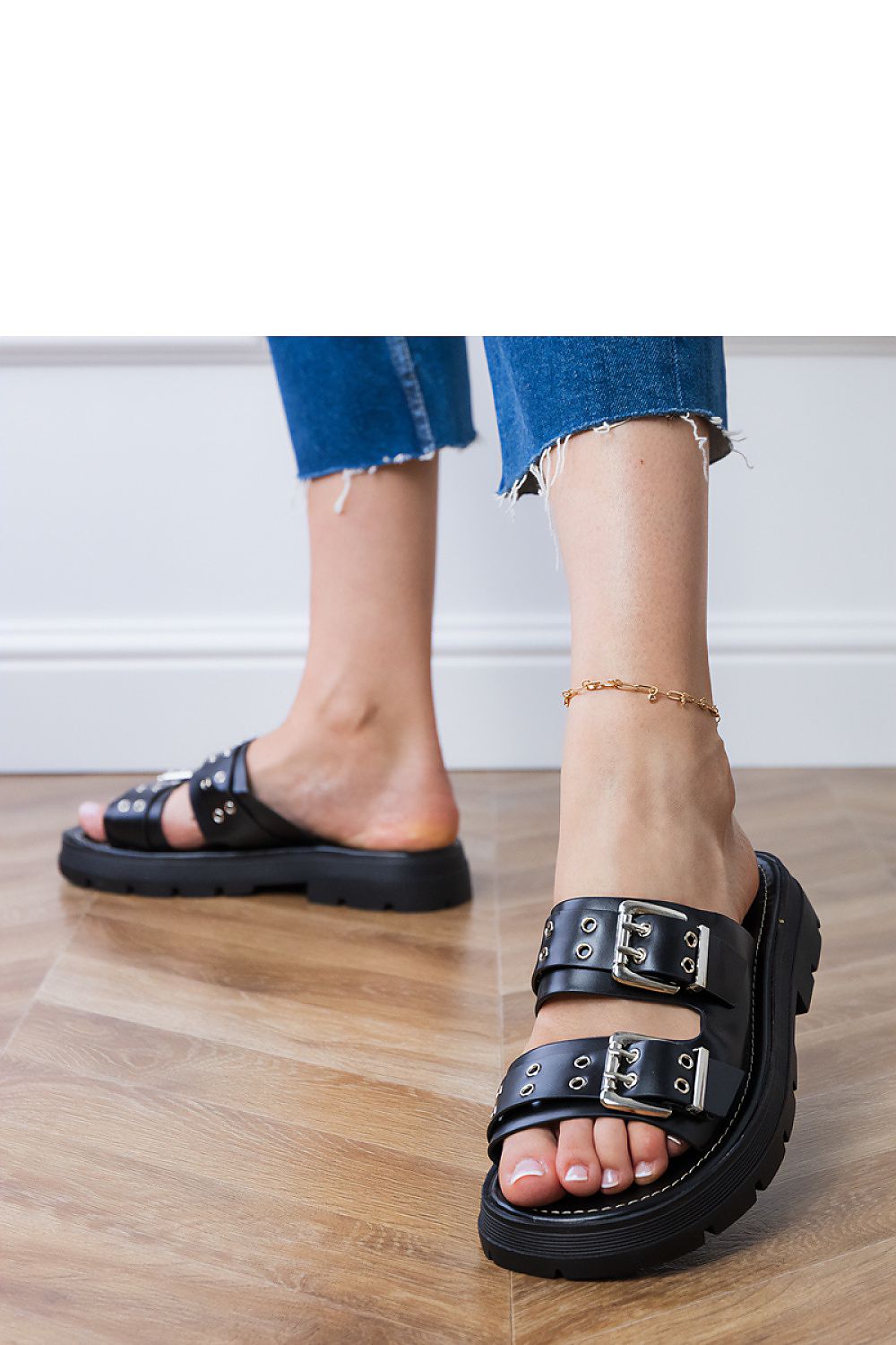 Women's Footwear - Flip-flops