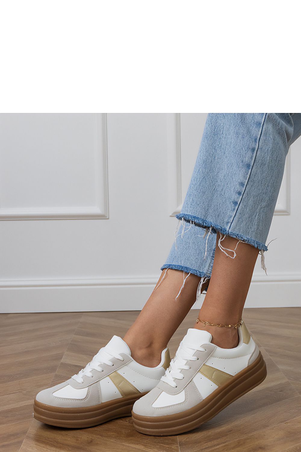 Women's Footwear - Sport Shoes