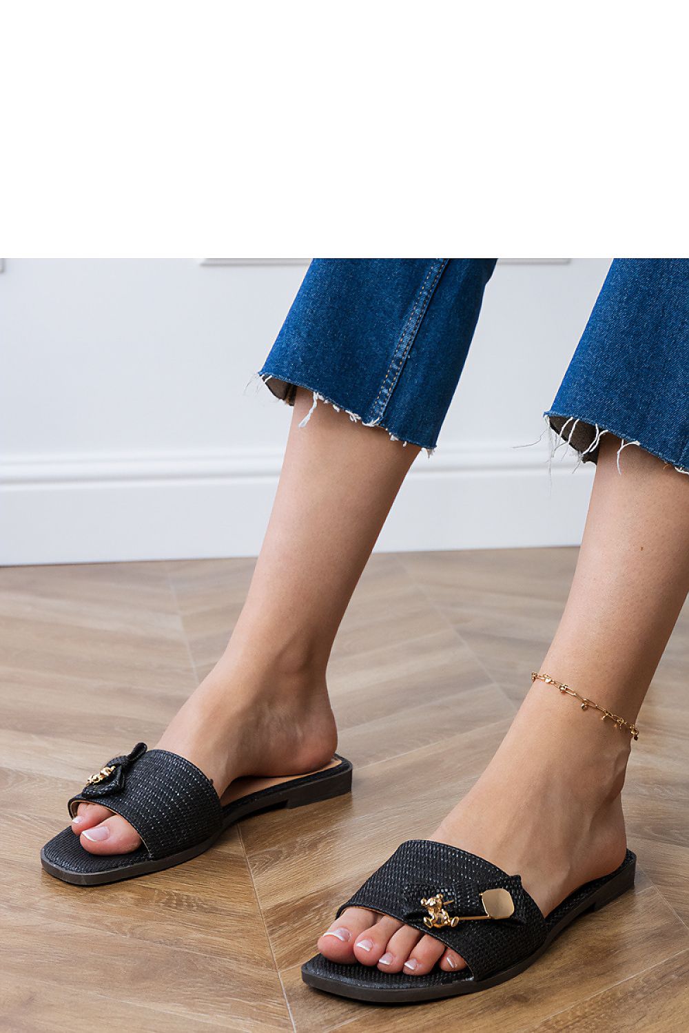 Women's Footwear - Flip-flops