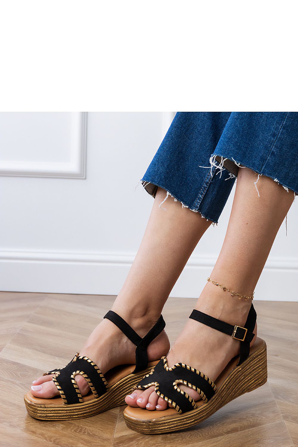 Women's Footwear - Buskin