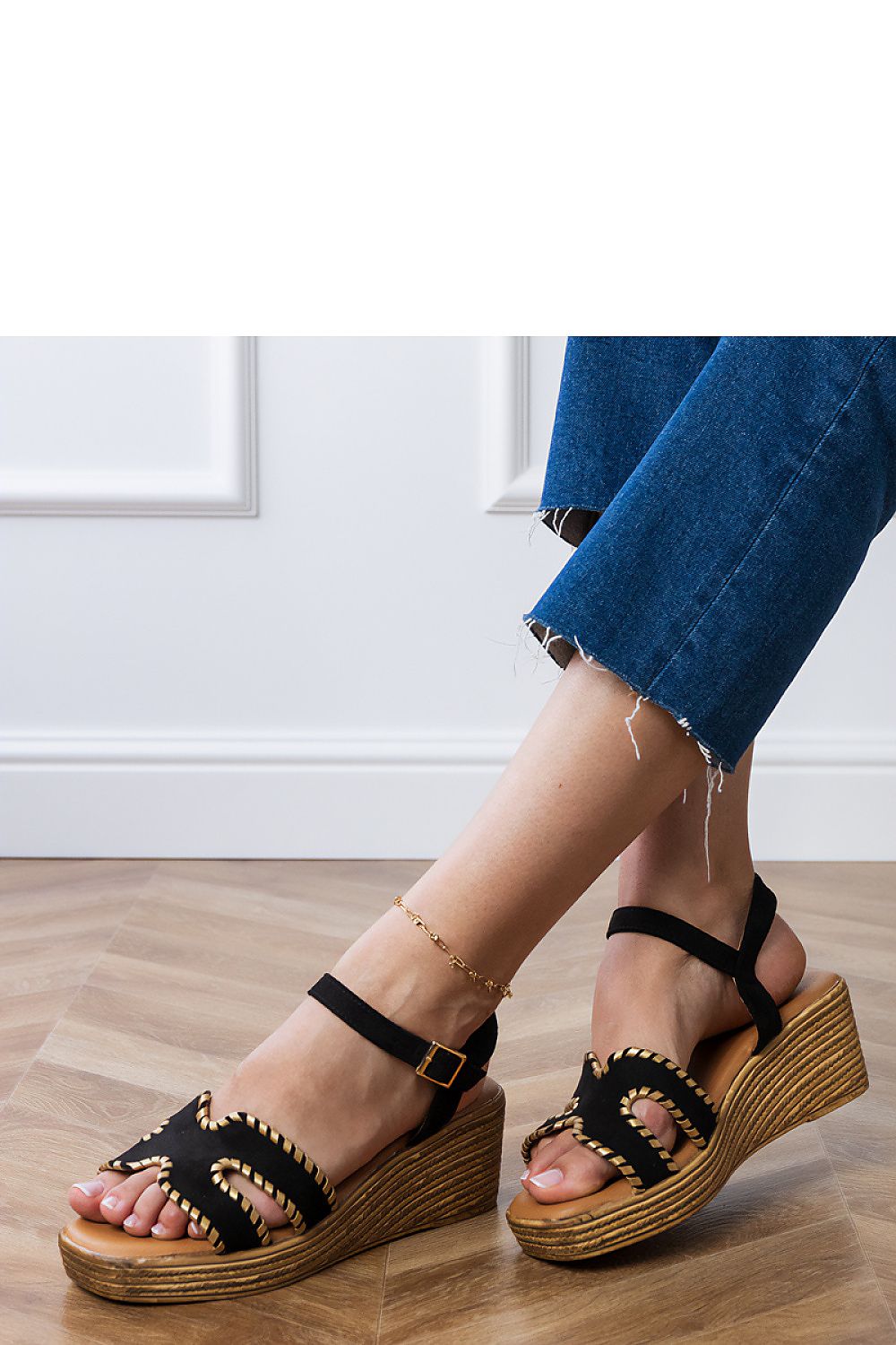 Women's Footwear - Buskin