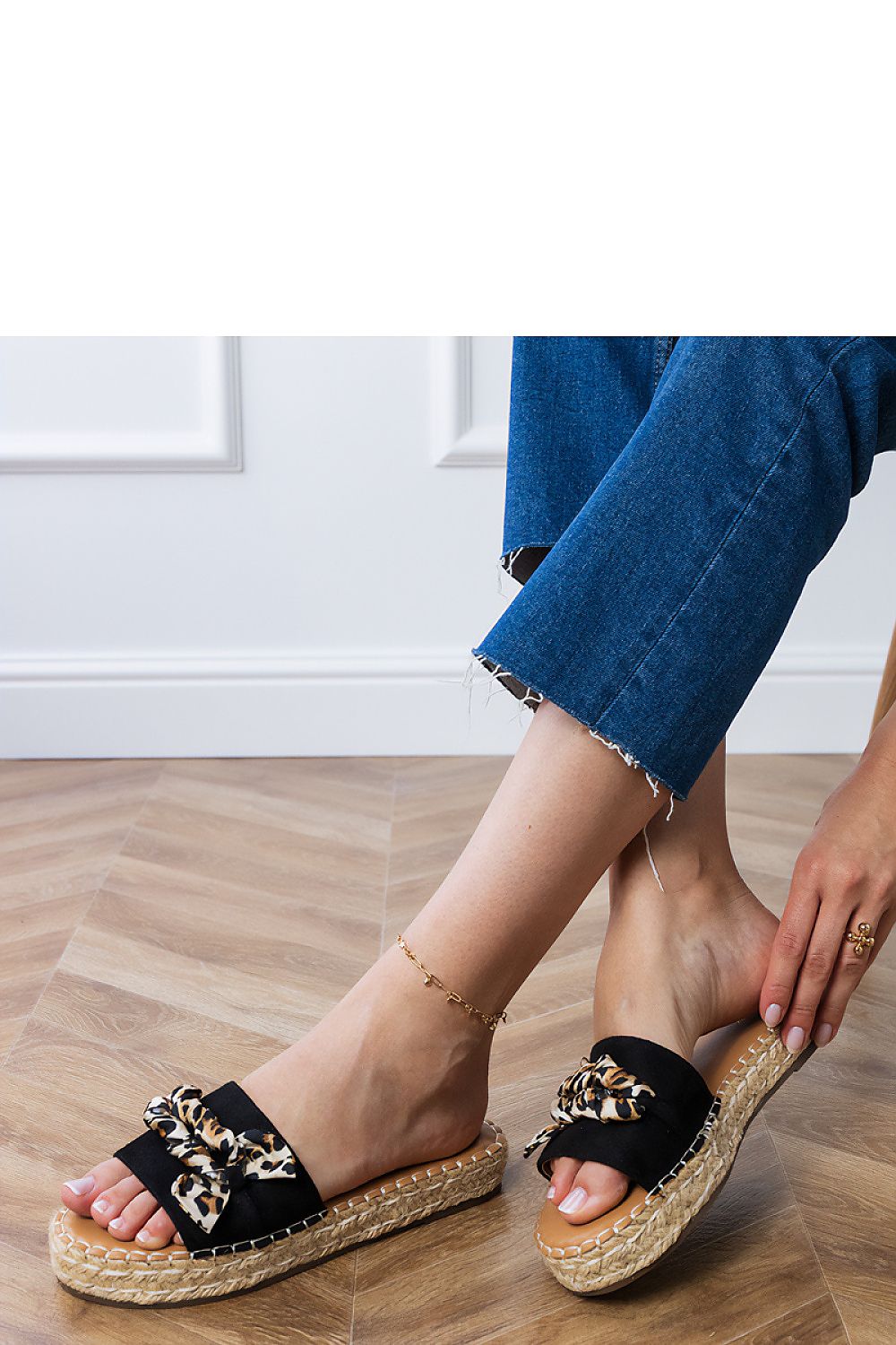 Women's Footwear - Flip-flops