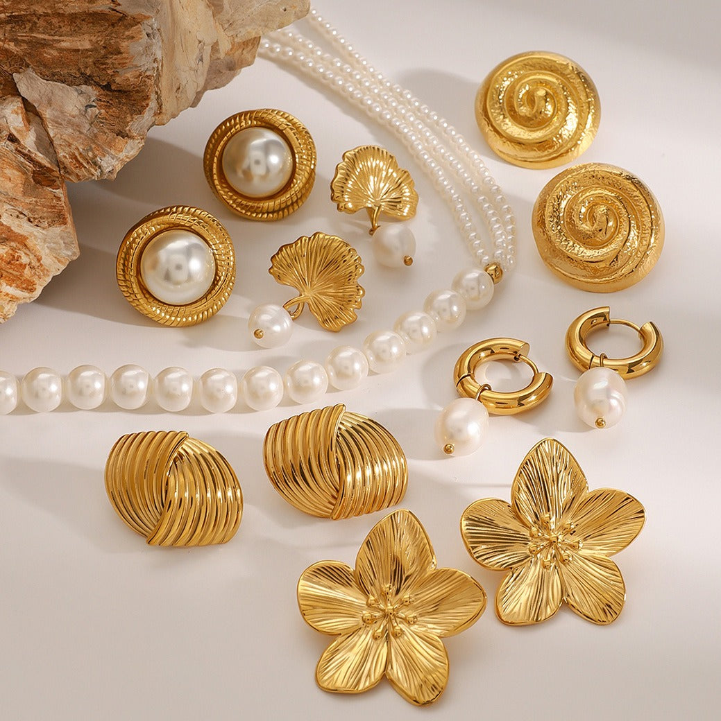 18K gold geometric inlaid pearl design high-end earrings and necklace set-Luxore