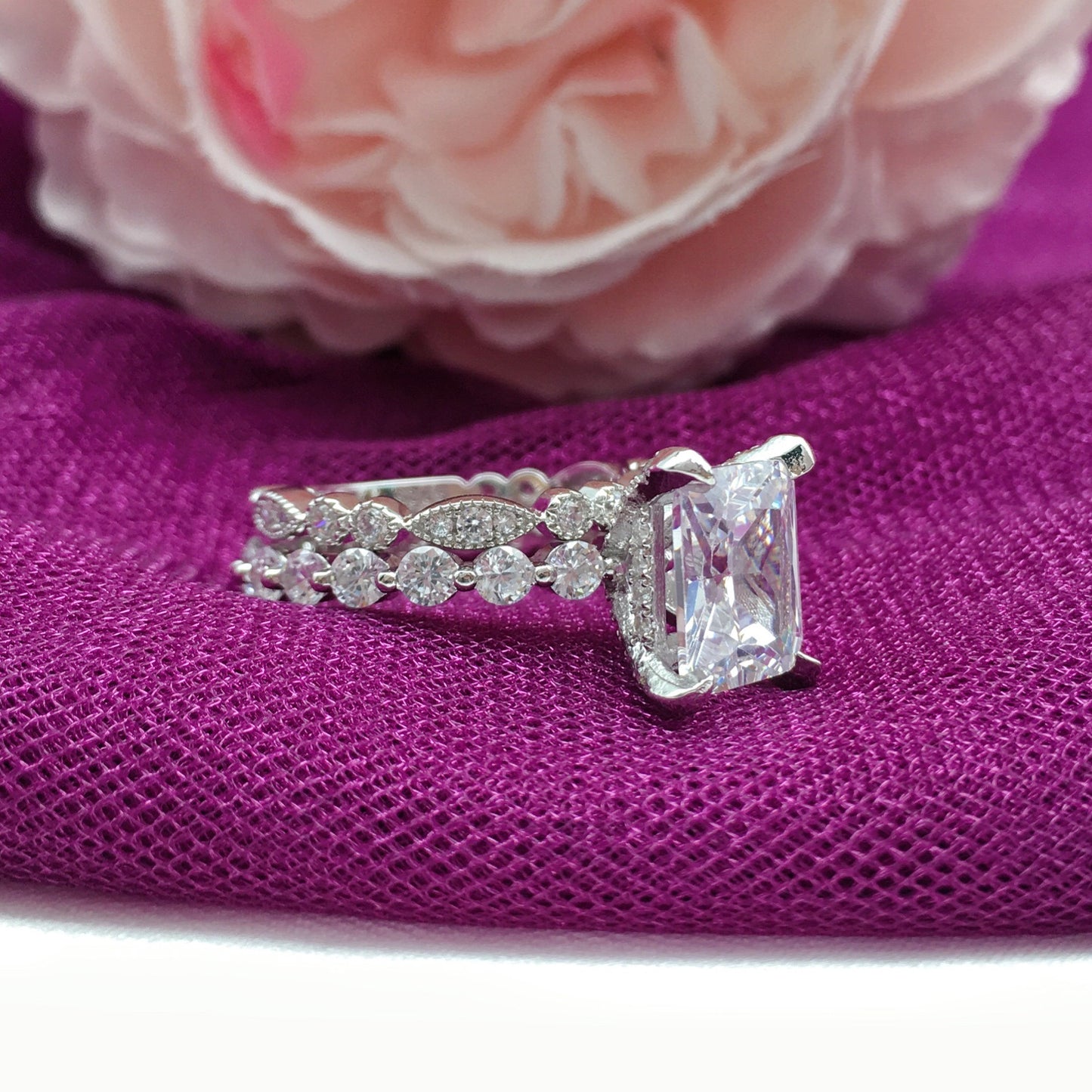 Diamond-studded luxury ring-Luxore