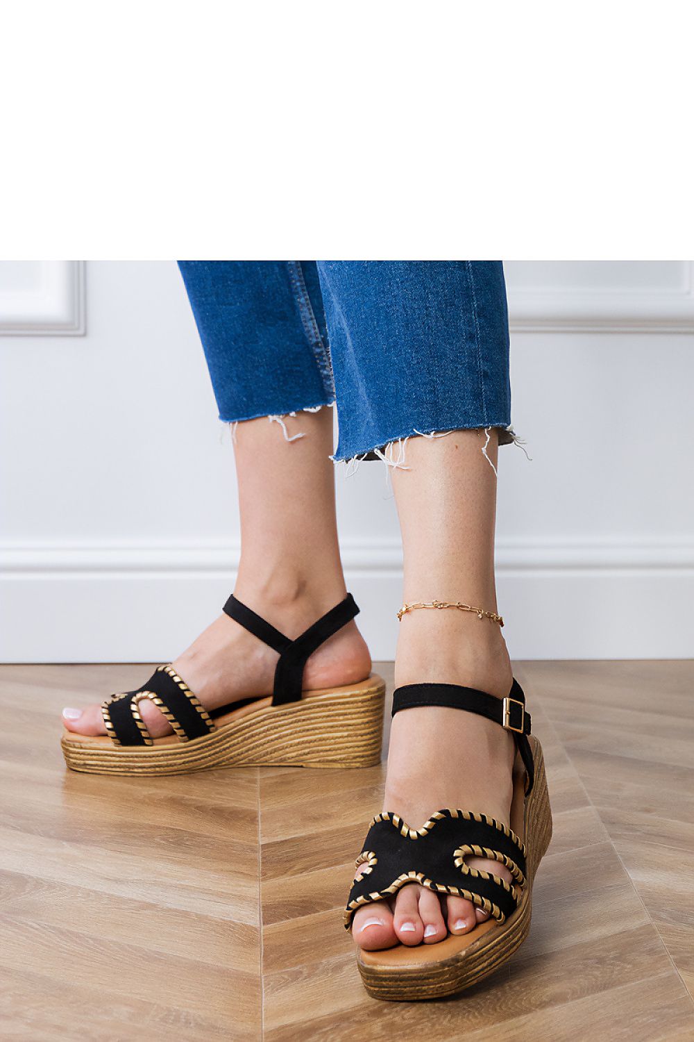 Women's Footwear - Buskin